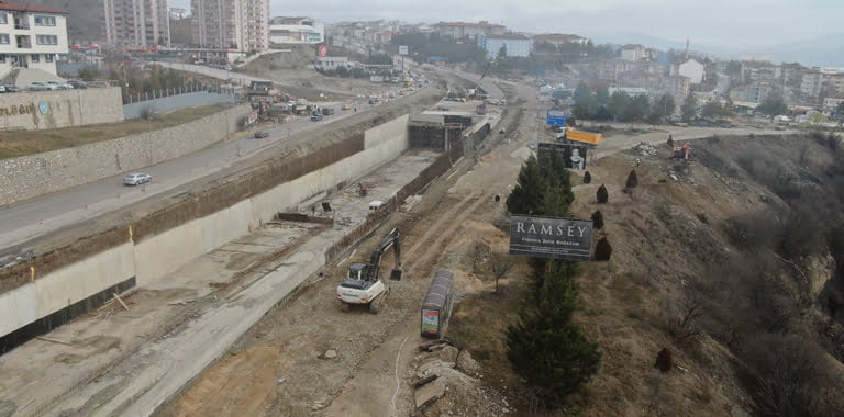 Battı Çıktı Kavşağında kazı çalışmalarında sona yaklaşıldı