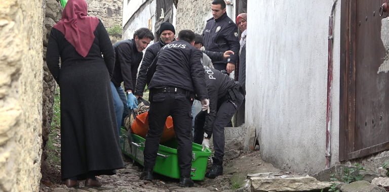 Karabük’ün Safranbolu ilçesinde bir kadın ikamet ettiği evinde ölü bulundu.