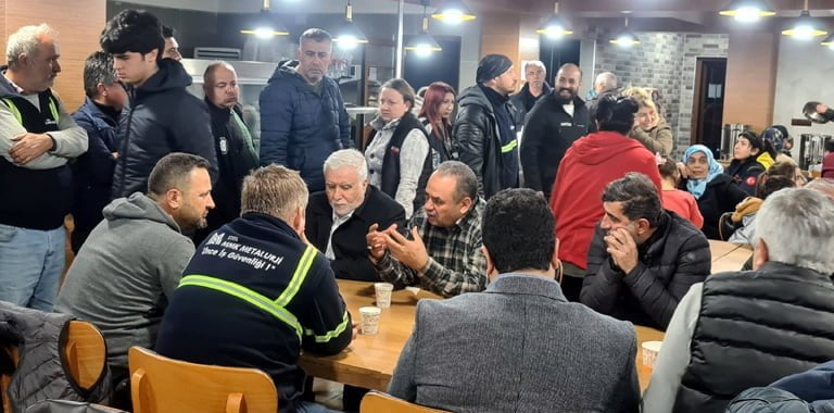 Özçelik-İş Sendikası Genel Başkanı Yunus Değirmenci, depremin en çok etkilediği Hatay'ın İskenderun ilçesine giderek depremden etkilenen üyelerinin acılarına ortak oldu.