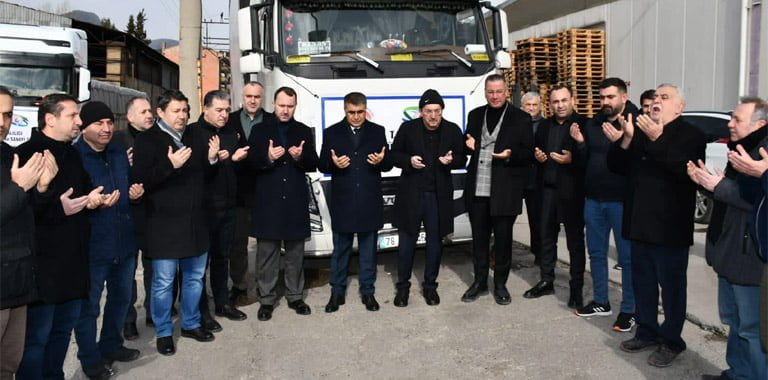 Karabük Ticaret ve Sanayi Odası (KTSO) tarafından toplanan 2 tır dolusu yardım malzemesi deprem bölgesine yollandı.