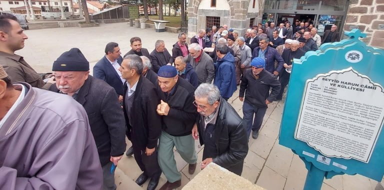 Genel Başkan Değirmenci, yaşanan deprem sonrası hem sendika hem de ülke olarak acılarının büyük olduğunu söyledi.