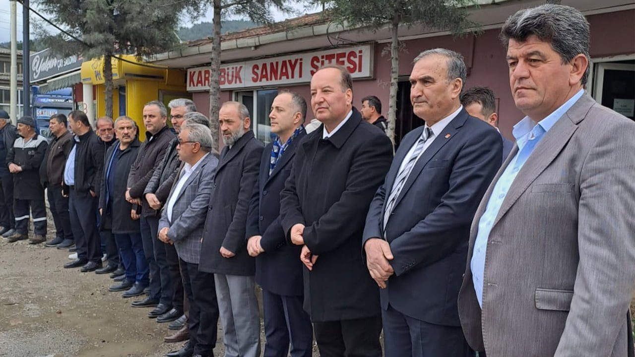 Cumhuriyet Halk Partisi (CHP) Karabük 1. sıra adayı Cevdet Akay, güne Karabük Merkez Cumayanı Sanayi Sitesi esnafını ziyaret ederek başladı.