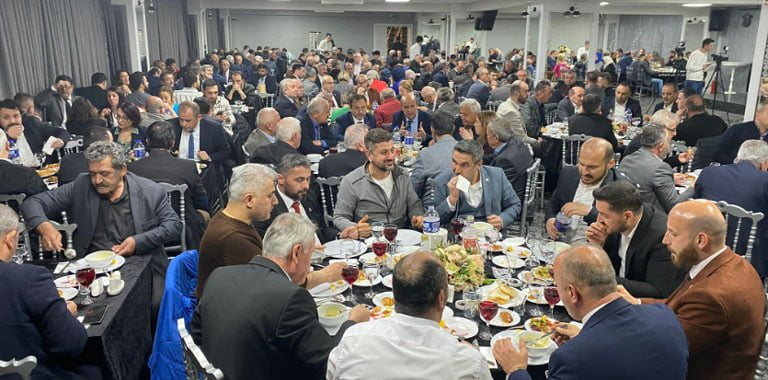 Karabük merkezli uydudan yayın yapan BRTV, Karabük’ün önde gelen isimlerini 3 Nisan birlik ve beraberlik iftarında buluşturdu.