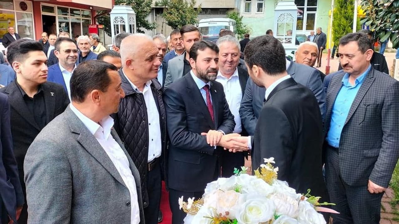 Ak Parti Karabük 1. Sıra milletvekili adayı Cem Şahin, bayramın ikinci günü Yenice ve Yortan’a gitti.