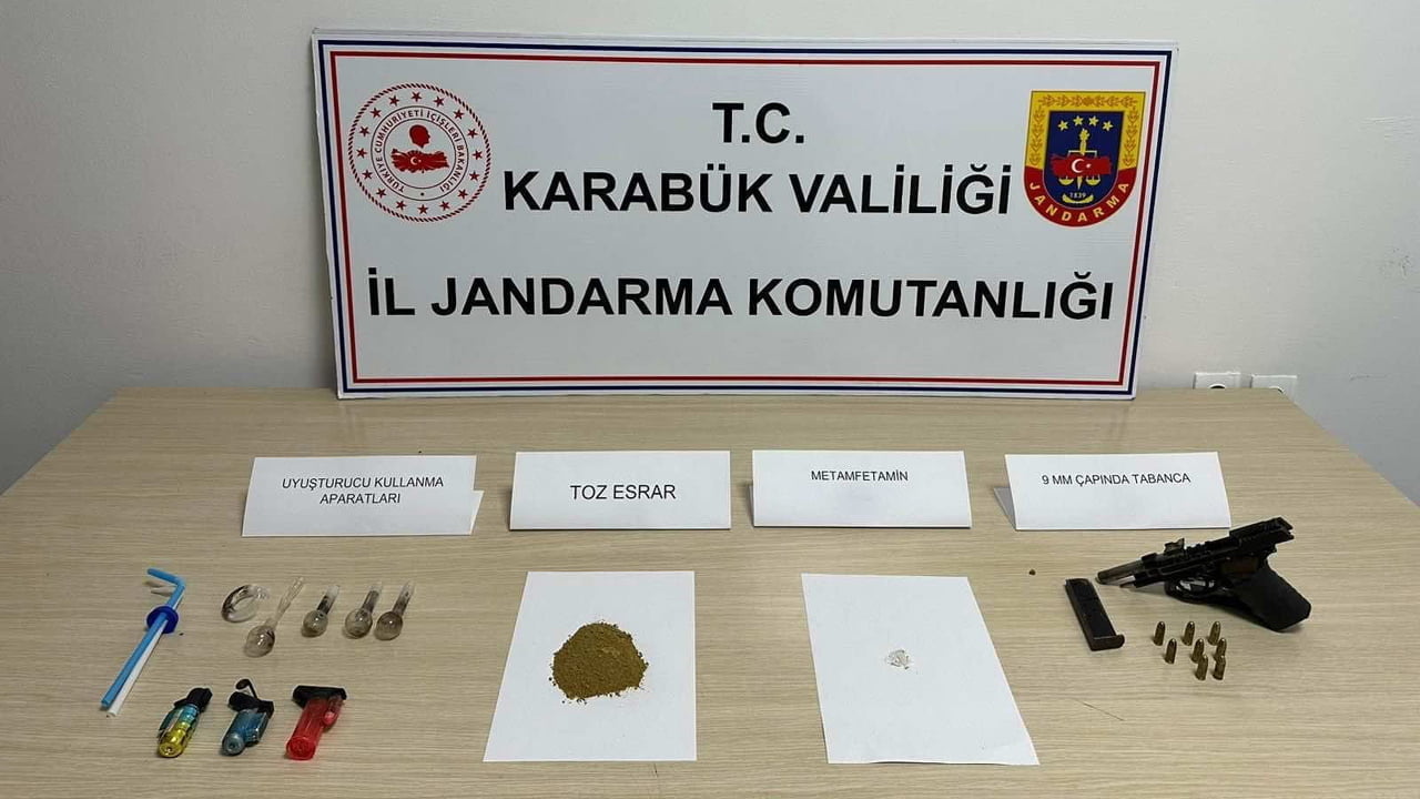 Karabük'te yapılan uyuşturucu operasyonunda 3 kişi gözaltına alındı.