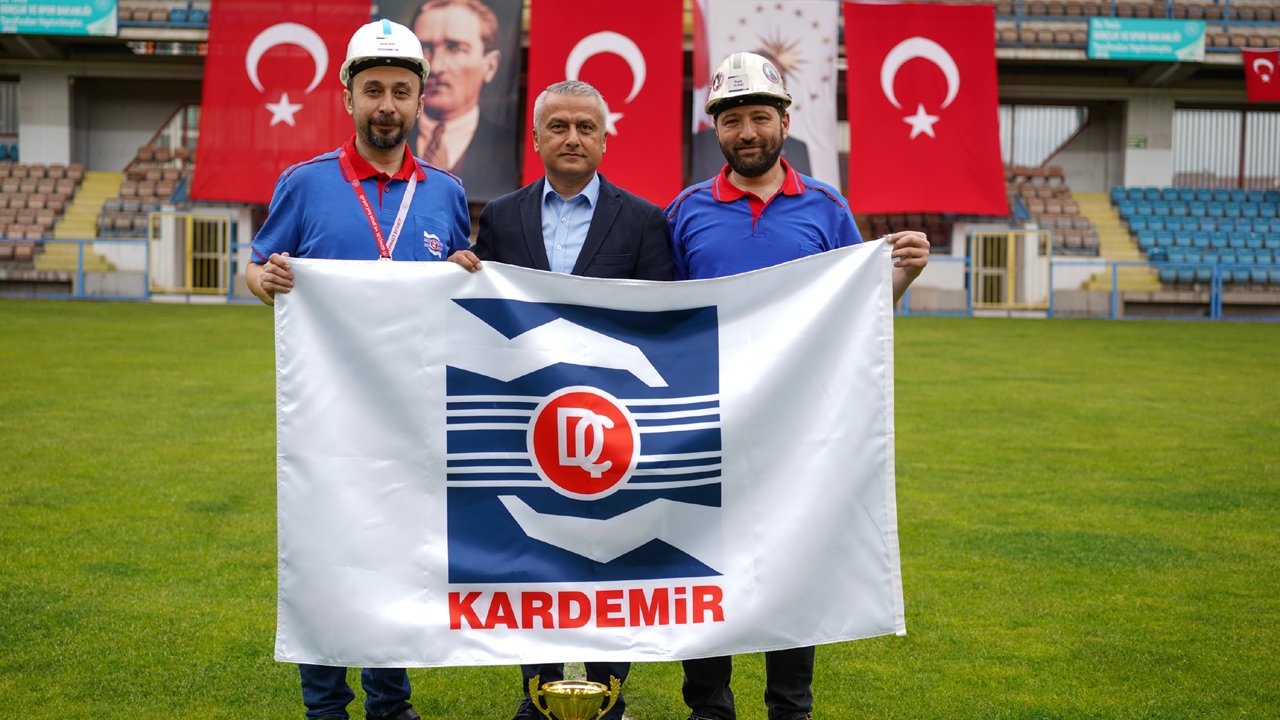 Kardemir, çalışanlarının ilgi duydukları branşlarda düzenlenen spor aktivitelerine ve müsabakalarına katılım konusunda destek olmaya devam ediyor.