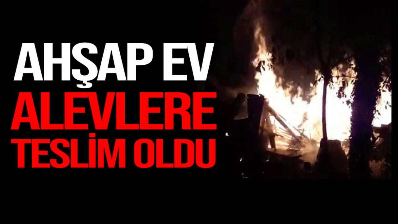 Karabük’ün Yenice ilçesinde çıkan yangında ahşap ev alevlere teslim oldu. Yangın ihbar üzerine olay yerine gelen itfaiye ekiplerinin müdahalesi ile diğer evlere sıçramadan güçlükle söndürüldü.