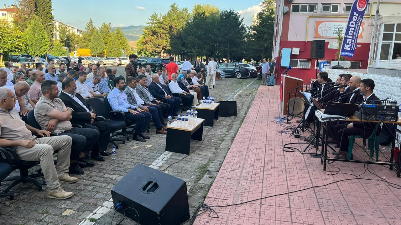 Vali Fuat Gürel İmam Hatip Lisesi Mezunları ve Mensupları Derneği (KAİMDER) tarafından düzenlenen 22. Geleneksel Mezunlar Buluşması’na katıldı.