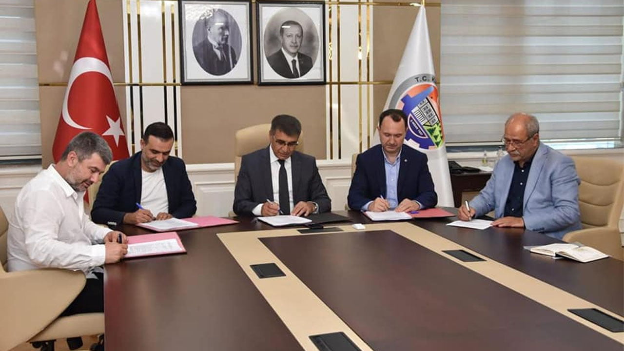 ESKİPAZAR OSB’NİN ALTYAPI YAPIM SÖZLEŞMESİ İMZALANDI