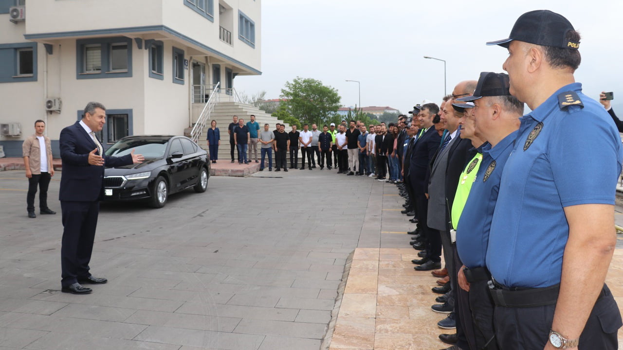 Emniyet teskilatindan duygu dolu ugurlama