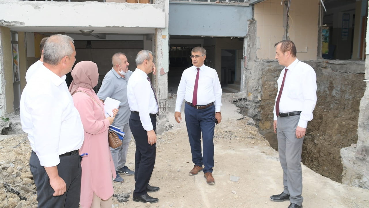 OKULLARDA YAPIM VE GÜÇLENDİRME ÇALIŞMALARI DEVAM EDİYOR