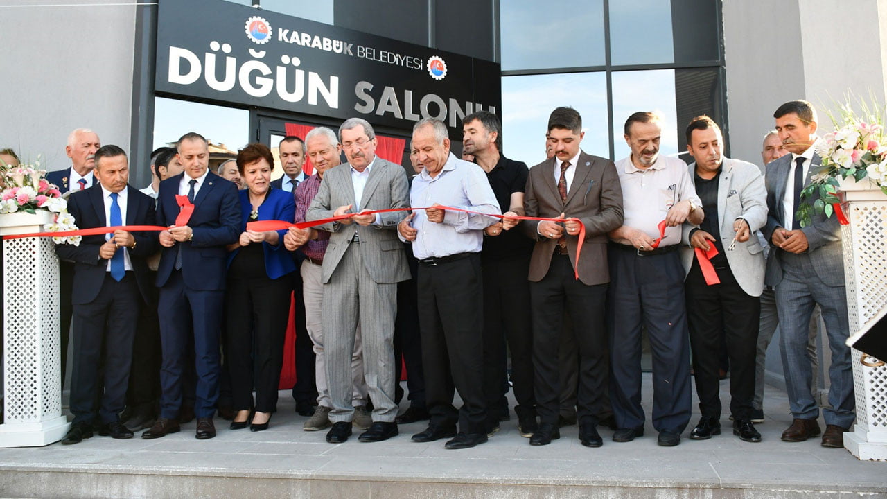 Karabük Belediyesi tarafından yapımı tamamlanan 5000 Evler Kanyon Park Düğün Salonunun açılışı yapıldı.