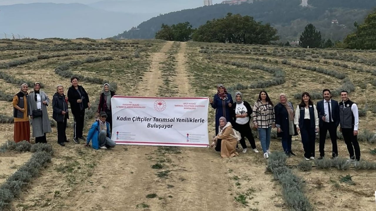 Eskişehir Tarım ve Orman İl Müdürlüğü tarafından, Tarım ve Orman Bakanlığı Eğitim Yayım ve Yayınlar Dairesi Başkanlığı desteği ile yürütülen ‘Kadın Çiftçiler Tarımsal Yeniliklerle Buluşuyor’ programı çerçevesinde Safranbolu’ya ‘Çiftçi İnceleme Gezisi’ düzenlendi.