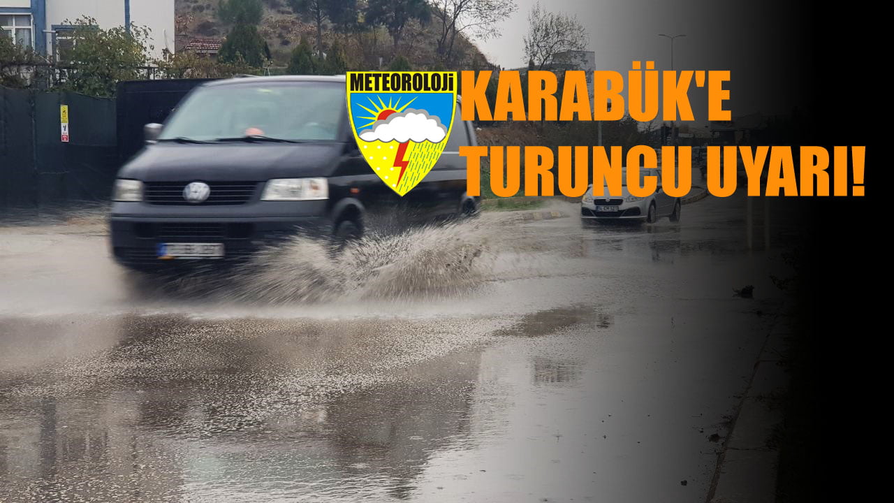 Karabük'te öğle saatlerinden itibaren etkili olan sağanak yağmur sonrası yollarda su birikintileri oluştu.