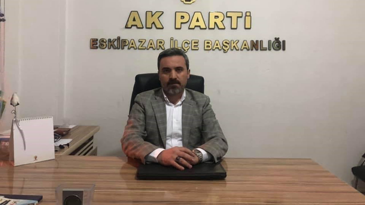 AK Parti Eskipazar İlçe Başkanı Ali Ünal, yapmış olduğu istişareler doğrultusunda görevinden istifa ettiğini açıkladı.