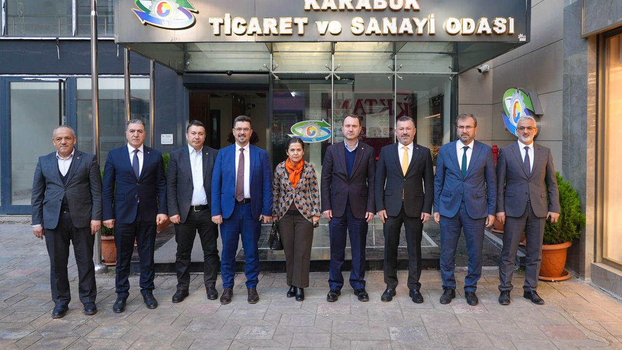 Karabük Üniversitesi (KBÜ) Rektörü Prof. Dr. Fatih Kırışık, 2-3 Mart 2024 tarihlerinde KBÜ ev sahipliğinde yapılacak Türkiye’nin ilk Sosyal Bilimler Festivali'ne (SOSYALFEST) ilişkin görüşmeler gerçekleştirdi.