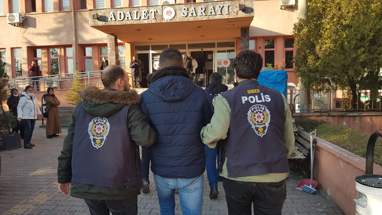 Karabük'te yasa dışı bahis operasyonunda gözaltına alınan 2 kişi çıkarıldığı mahkemece adli kontrol şartıyla serbest bırakıldı.