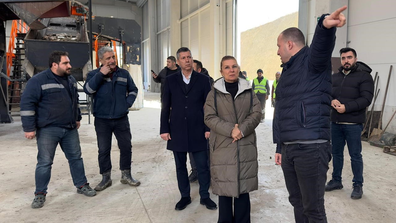 Safranbolu Belediye Başkanı Elif Köse, Katı Atık Bertaraf Tesisinde incelemelerde bulundu.