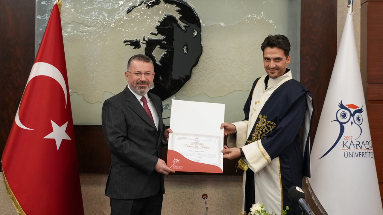 Karabük Üniversitesi’nde görevde yükselerek Profesörlük, Doçentlik ve Dr. Öğr. Üyesi kadrosuna atanan 4 akademisyene belgeleri ve başarılı çalışma yürüten iki akademisyene ise teşekkür belgeleri takdim edildi.