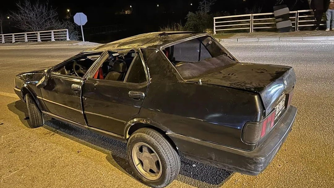 Karabük'te devrilen otomobilin sürücüsü kazadan yara almadan kurtuldu.