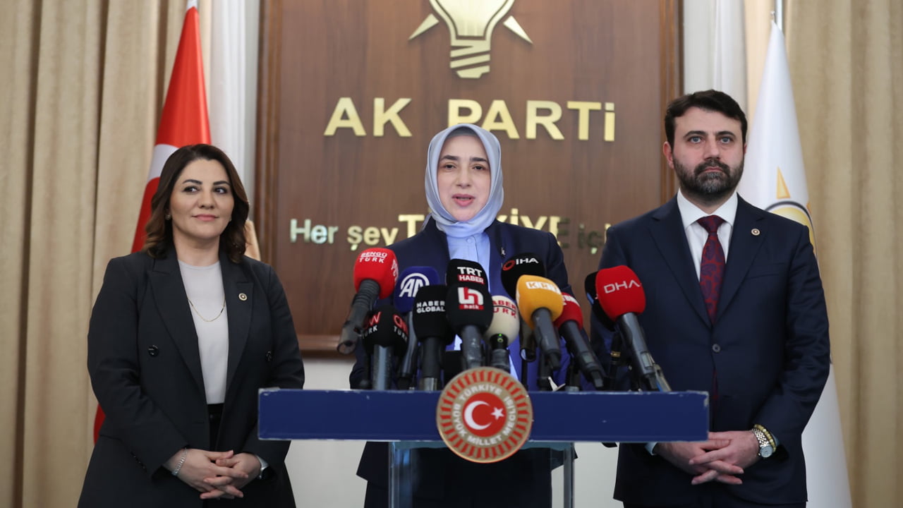 AK Parti Karabük Milletvekili Avukat Cem Şahin, İstanbul Milletvekili Avukat Şengül Karslı ile birlikte Ceza Muhakemesi Kanunu ile bazı kanunlarda ve 659 Sayılı Kanun Hükmünde Kararnamede değişiklik yapılmasına dair kanun teklifinin ilk imza sahipleri oldu.