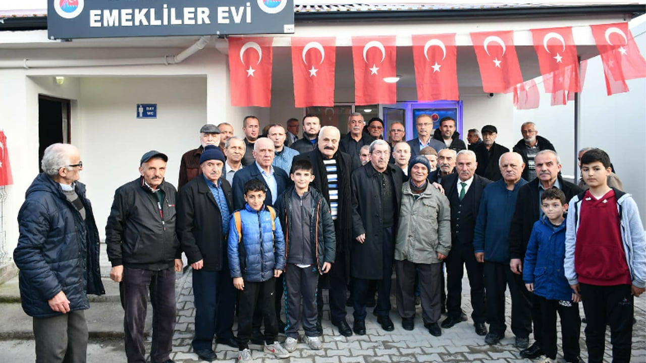 Karabük Belediyesi 5000 Evler Emekliler Evi düzenlene tören ile hizmete açıldı.