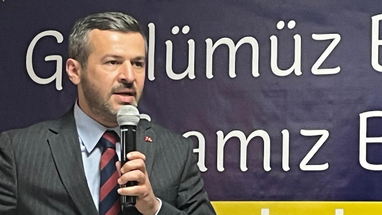 AK Parti Karabük Belediye Başkan Adayı Özkan Çetinkaya, kentte yaşayan Karadenizliler ile iftar programında buluştu.