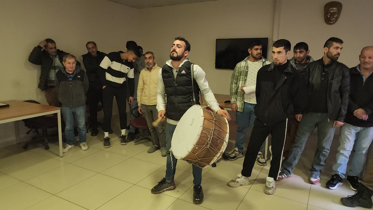 Karabük Belediyesi, mahallelerde görev yapacak Ramazan davulcularını sınavla belirledi.