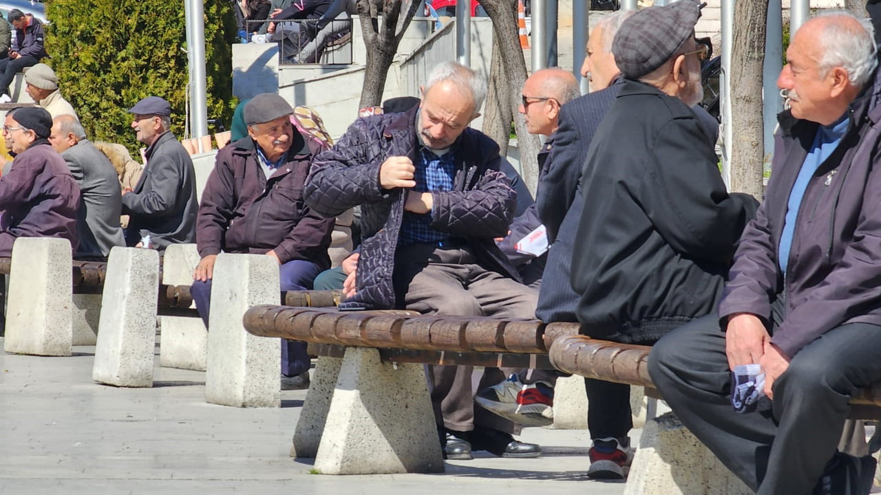 Türkiye İstatistik Kurumu (TÜİK) tarafından Adrese Dayalı Nüfus Kayıt Sistemi'ne göre Karabük'te en çok Kastamonulu yaşıyor.