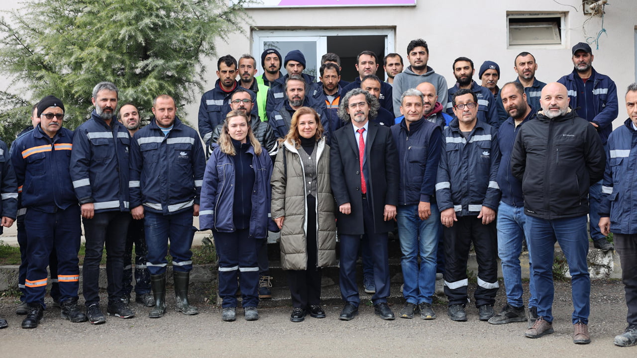 31 Mart seçimlerine sadece birkaç gün kala şantiyelerde çalışanlar, Elif Köse'nin yanında durarak Safranbolu'nun daha da gelişmesine destek vereceklerini aktardı.