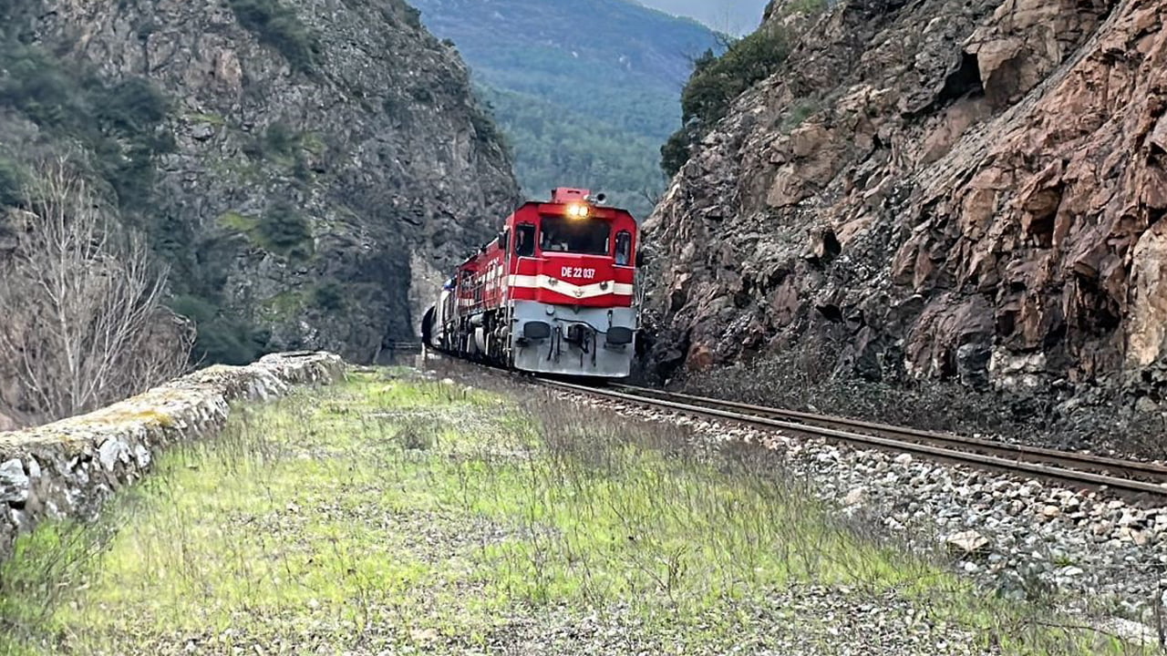 Kara Elmas Ekspresi Batı Karadeniz Turistik Tren Turu, tanıtım seferini tamamlayarak Ankara'ya ulaştı.