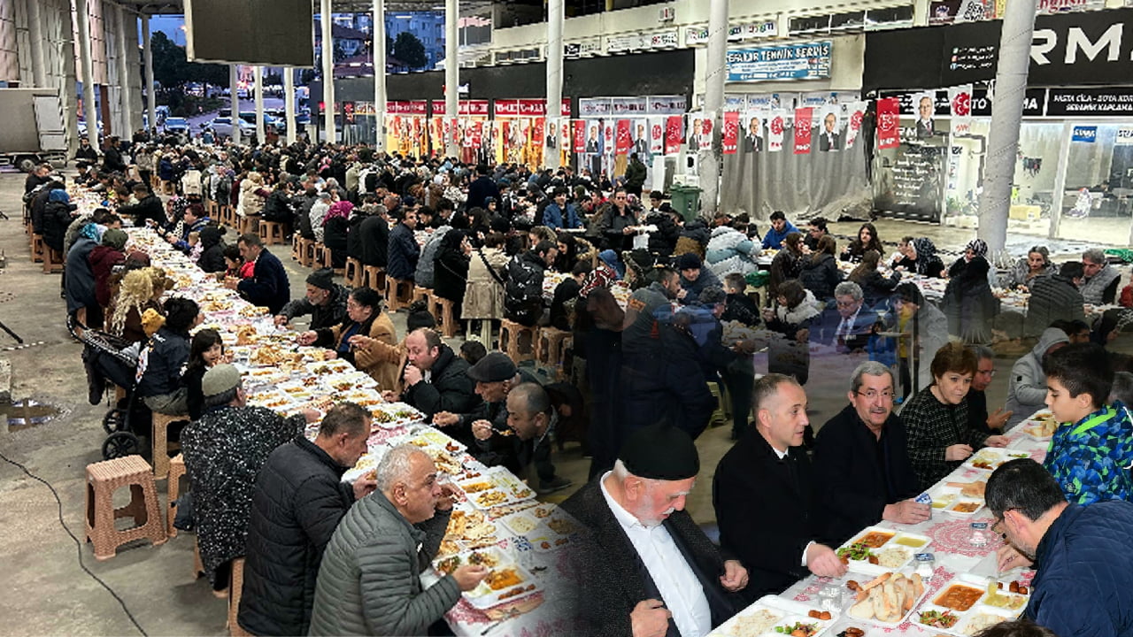 Karabük Belediye Başkanı Rafet Vergili, 100. Yıl Mahallesi sakinleri ile birlikte oruç açtı.