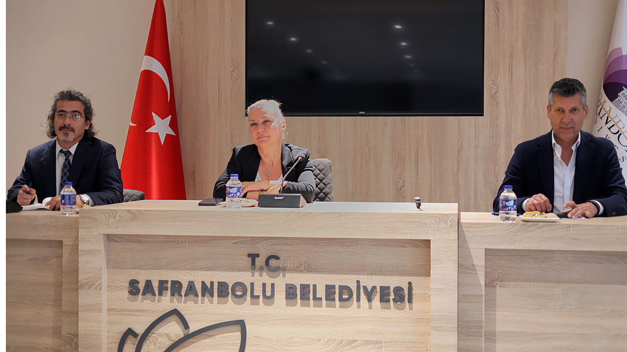 Safranbolu Belediye Başkanı Mimar Elif Köse, 31 Mart 2024 Mahalli İdareler Seçimleri sonrasında yeniden göreve gelerek 2024-2029 döneminin ilk muhtarlar toplantısını düzenledi.