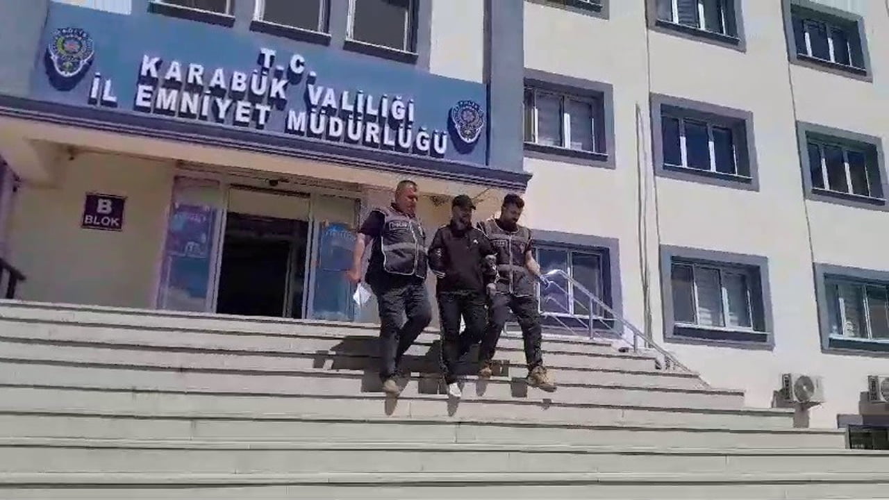 Karabük'te kasten öldürme suçundan kesinleşmiş 42 yıl hapis cezası kalan kısmını yatarken firar eden şahıs yakalandı.