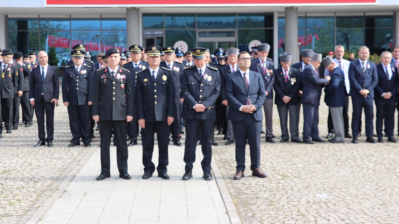 Karabük'te Türk Polis Teşkilatı'nın 179'uncu kuruluş yıl dönümü ve Polis Haftası dolayısıyla tören düzenlendi.