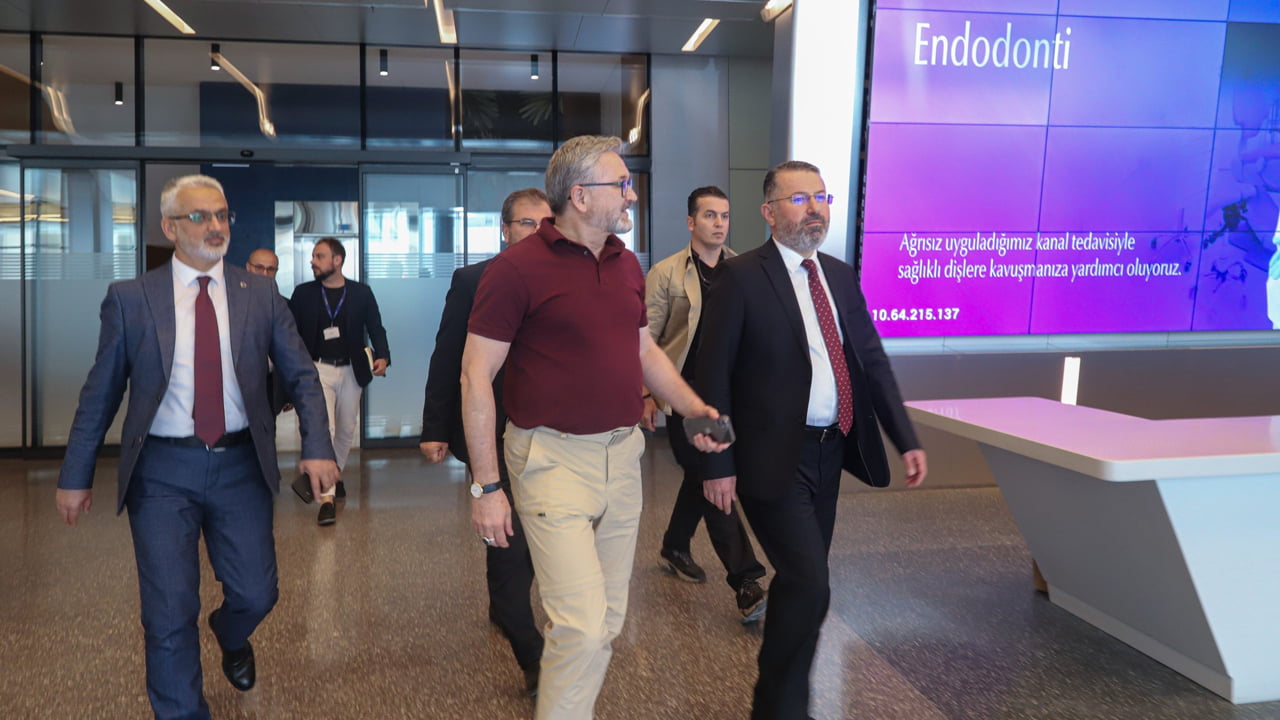 Karabük Üniversitesi Rektörü Prof. Dr. Fatih Kırışık, Ankara Medipol Üniversitesi Rektörü Prof. Dr. Ahmet Zeki Şengil ile Ekim’de Ankara’da yapılması planlanan Türkiye’nin ilk ulusal ve uluslararası Sosyal Bilimler Festivali Sosyalfest’e ilişkin toplantı gerçekleştirdi.