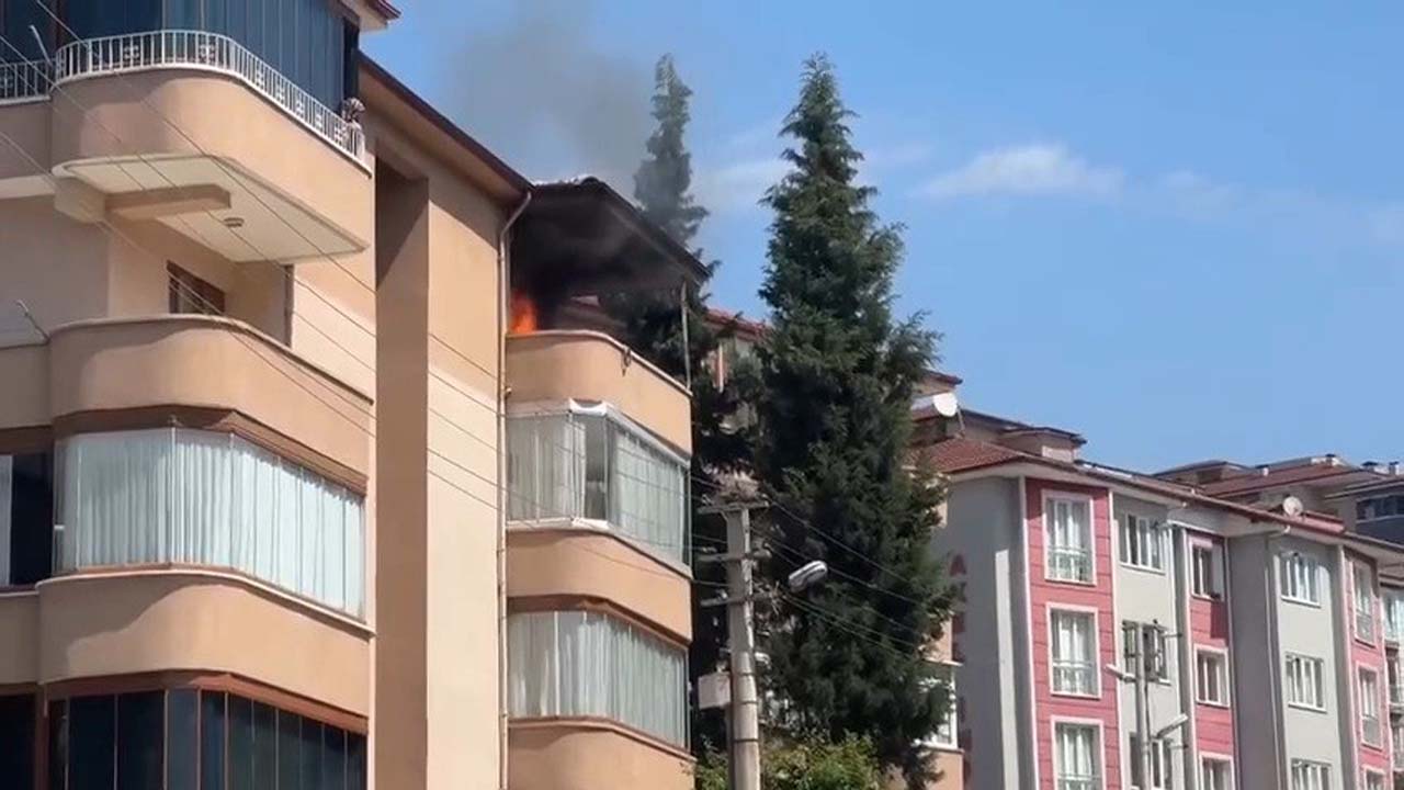 Karabük'te bir sitede bulunan dairenin balkonunda çıkan yangın söndürüldü.