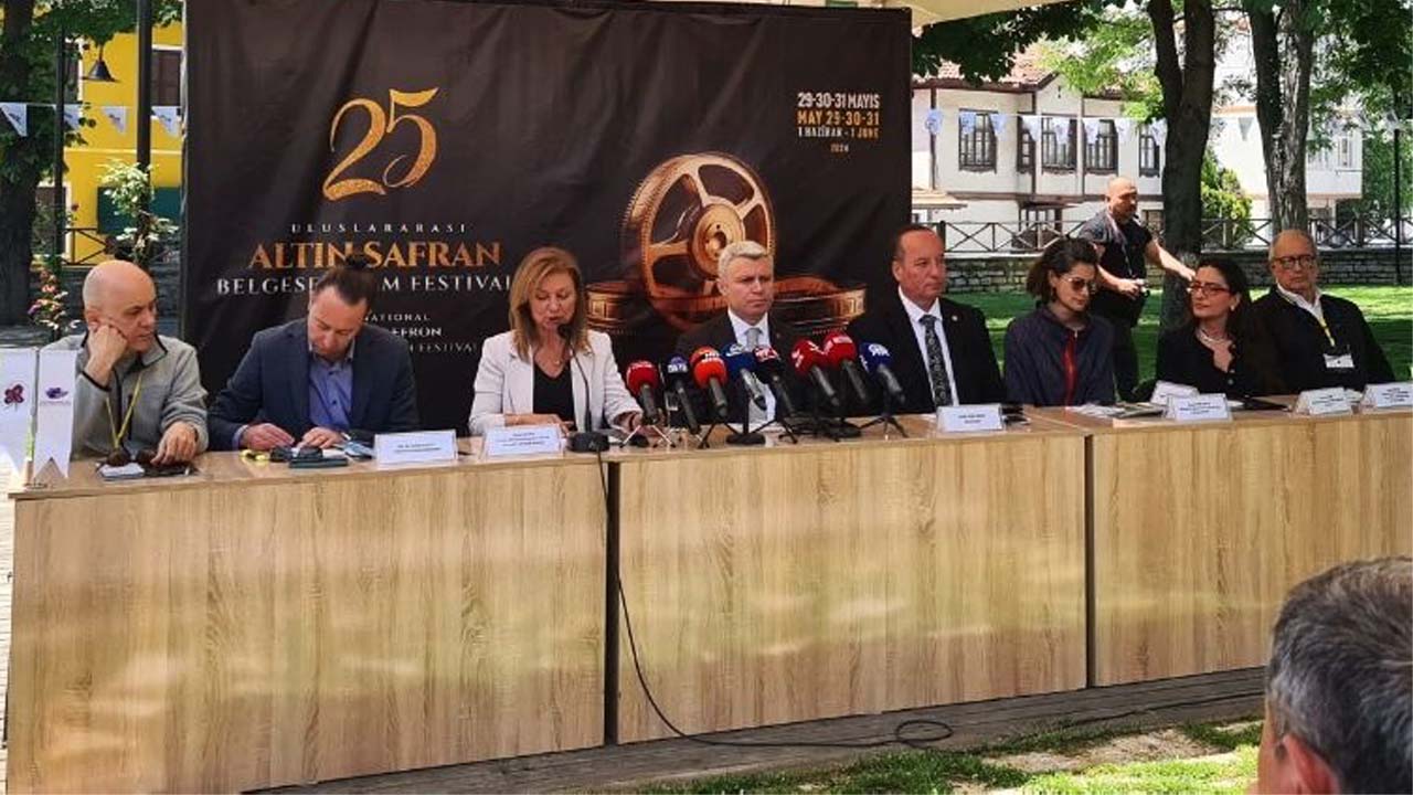 ÇEYREK ASIRLIK FESTİVALE BİN 448 ESER BAŞVURUSU OLDU