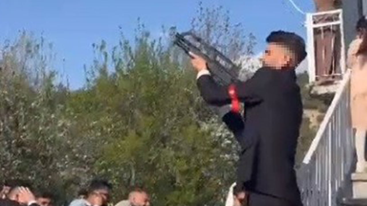 Karabük’te bir düğünde havaya ateş açan damat yakalanarak gözaltına alındı.