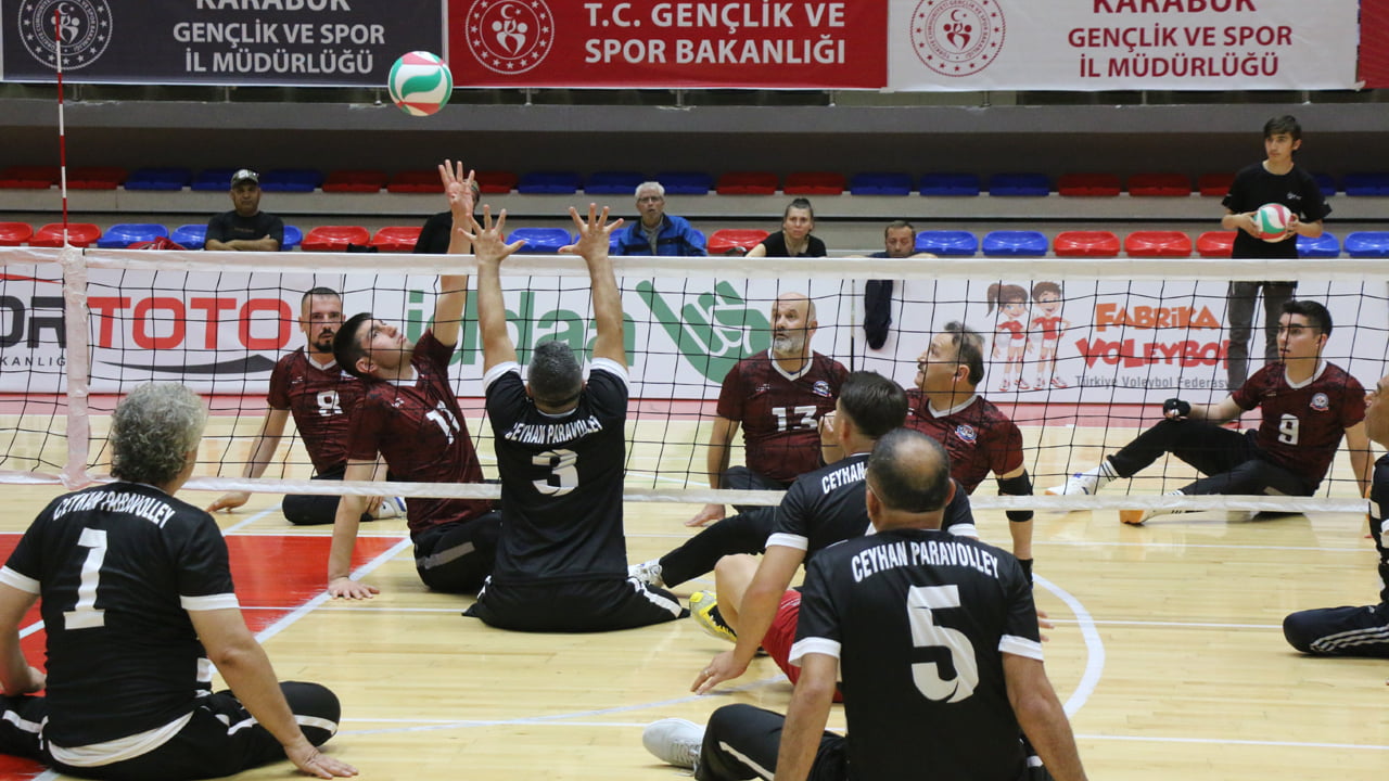 Türkiye Voleybol Federasyonu Oturarak Voleybol Süper Lig 1. Etap mücadeleleri Karabük’te başladı.