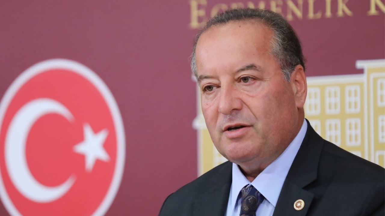 CHP Karabük Milletvekili ve TBMM Plan Bütçe Komisyonu Üyesi Cevdet Akay, TBMM Genel Kurulu’nda yaptığı konuşmasında Ovacık ilçesindeki tarihi yapıların tahribatına dikkat çekti.