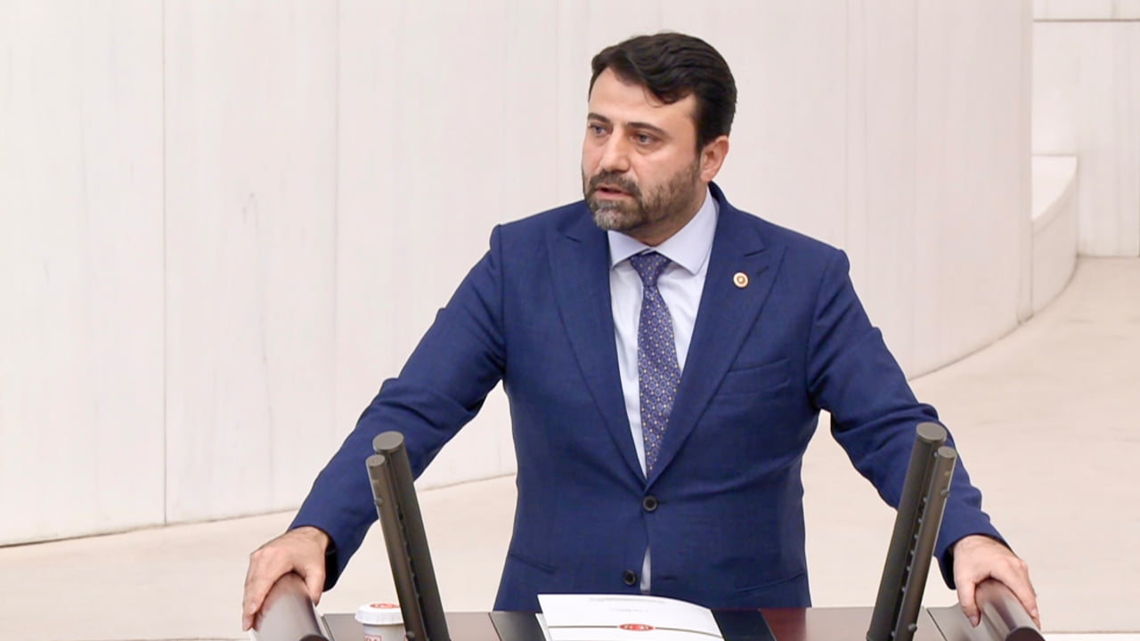 AK Parti Karabük Milletvekili Cem Şahin, Soğuksu Mahallesi'nde uygulanacak Kentsel Dönüşüm Projesi ihalesinin 13 Ağustos'ta yapılacağını bildirdi.