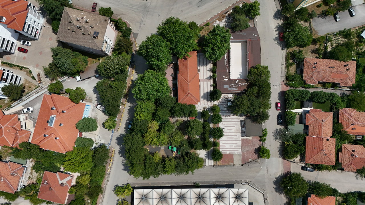 İKİ YENİ PARKTA YENİLEME ÇALIŞMALARINA BAŞLADI