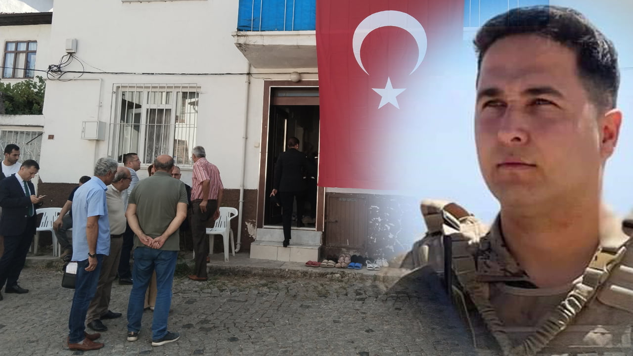 Şırnak'ta görevi sırasında geçirdiği kalp krizi sonucu şehit olan Jandarma Astsubay Kıdemli Çavuş Muhammet Kalaz'ın, şehadet haberi, Karabük'ün Safranbolu ilçesindeki ailesine ulaştırıldı.