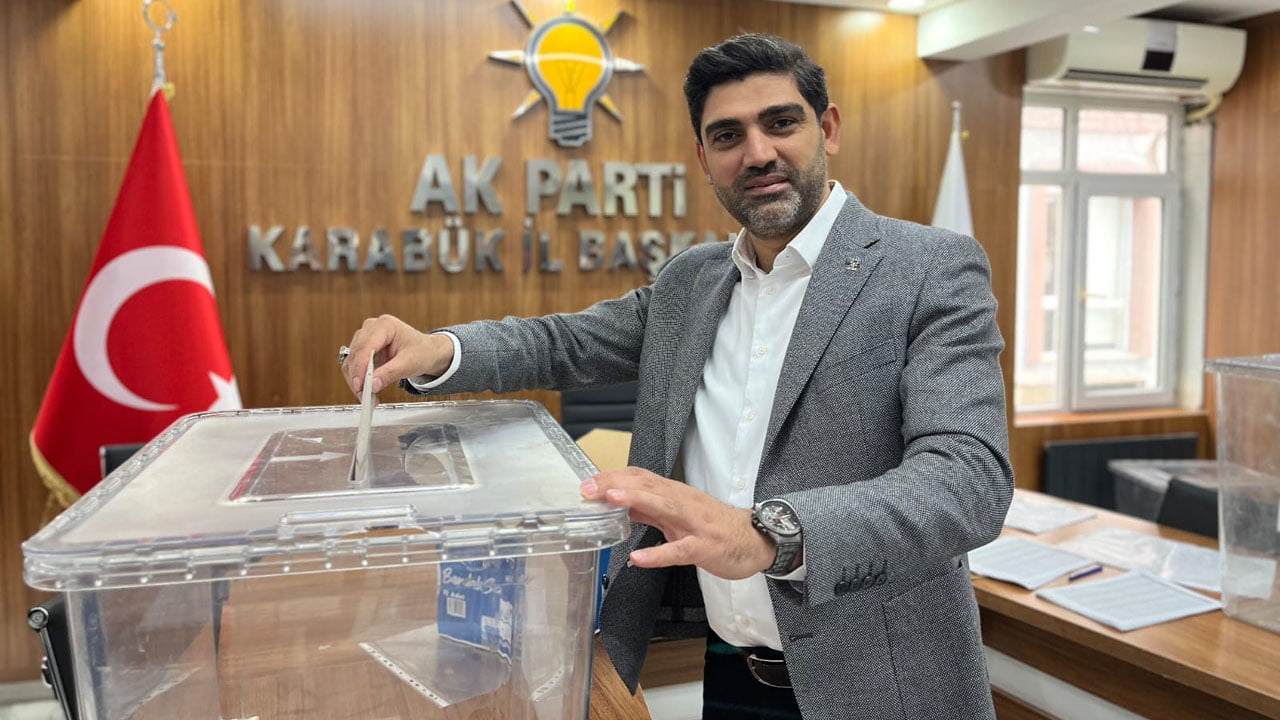 AK Parti Karabük İl Başkanı Ferhat Salt, 8. Büyük Olağan Kongre süreci çerçevesinde ilçe kongreleri için delege seçimlerinin tamamlandığını bildirdi.