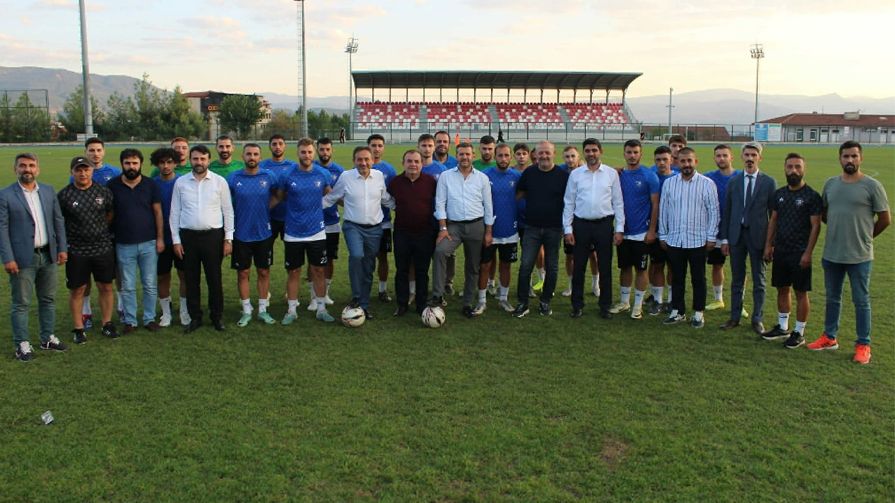 Bölgesel Amatör Ligde Karabük’ü temsil eden Karabük İdman Yurduspor, antrenmanlarına aralıksız devam ediyor.