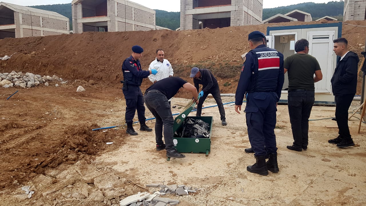 Karabük'te 52 yaşındaki inşaat işçisi banyoda ölü bulundu.