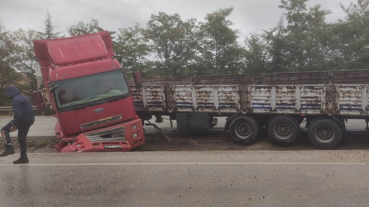 Karabük’te meydana gelen trafik kazalarında 3 kişi yaralandı.