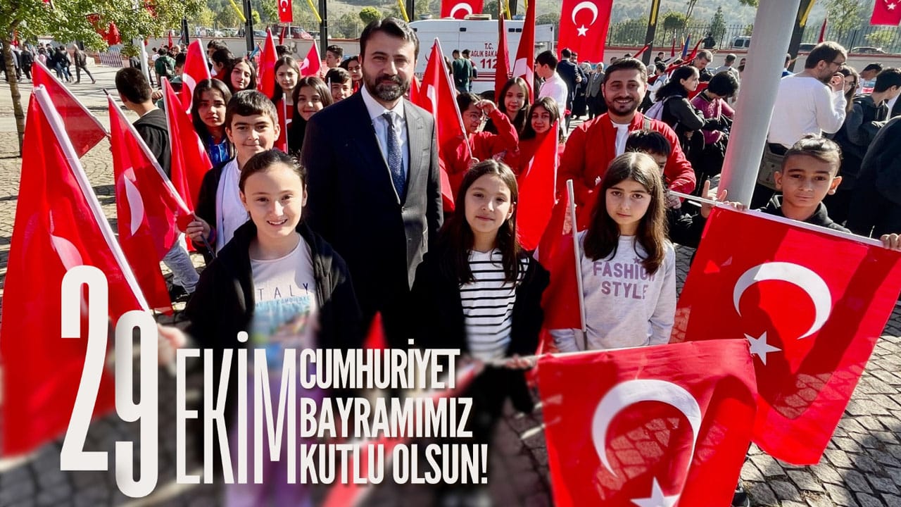 AK Parti Karabük Milletvekili Cem Şahin, 29 Ekim Cumhuriyet Bayramı dolayısıyla yayımladığı mesajında, Cumhuriyetin 101'inci yıl dönümüne ulaşmanın bahtiyarlığı içinde olduklarını ifade etti.