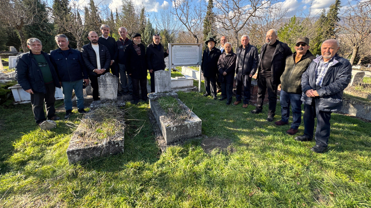 Karabük'ün Safranbolu ilçesinde yetişen Devlet Sanatçısı Sadi Yaver Ataman, vefatının 30. yılında mezarı başında anıldı.